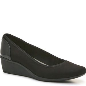 Anne Klein Black Winner Wedge Flex Pump shoes women’s size 7-EUC
